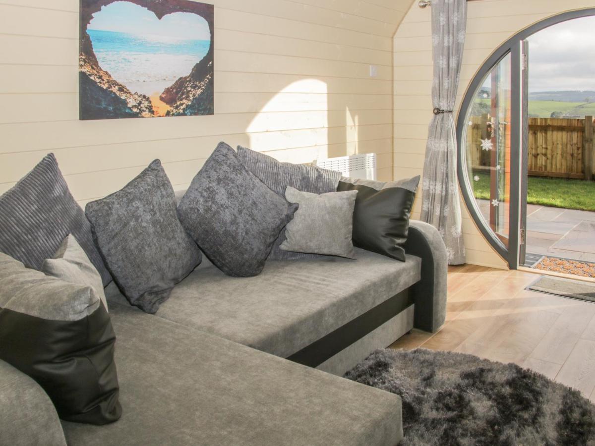 Stapeley Pod Villa Shrewsbury Eksteriør bilde