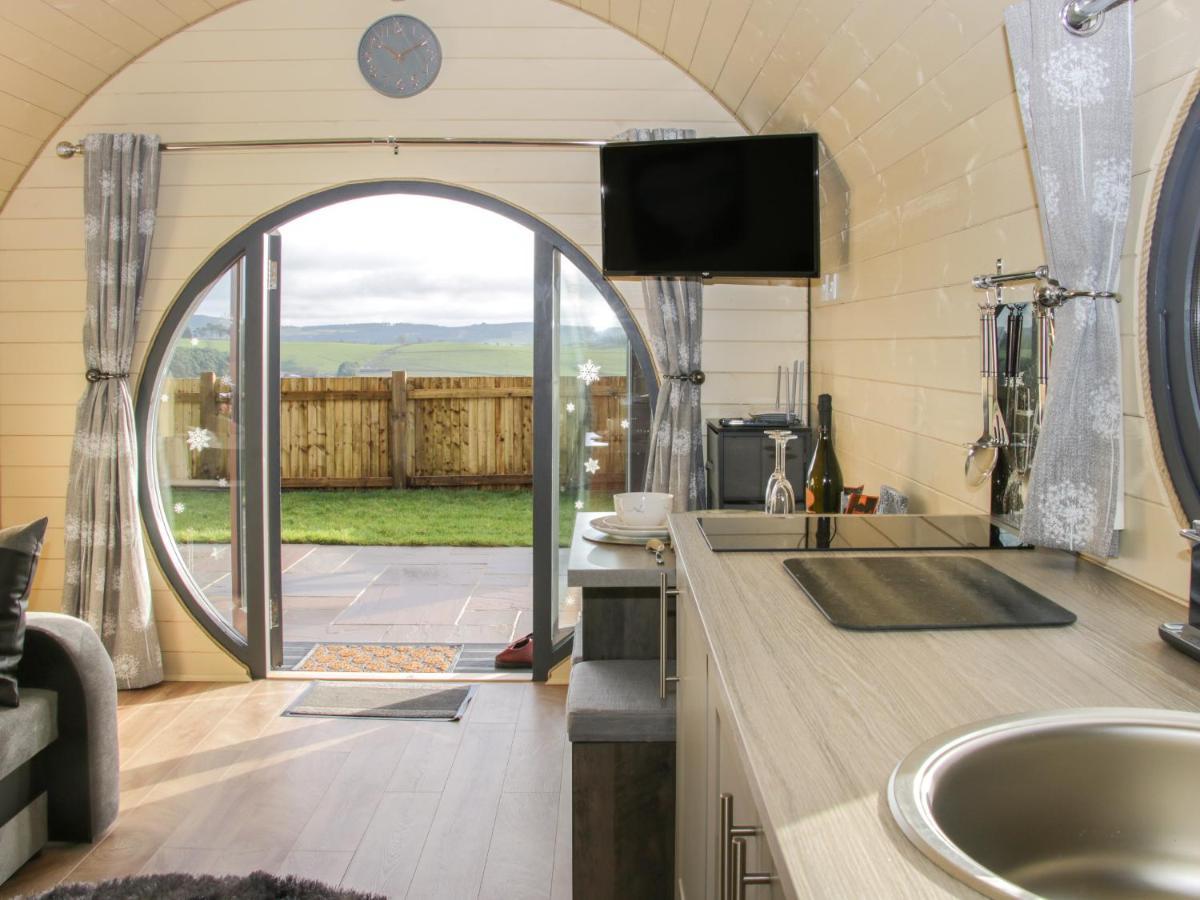 Stapeley Pod Villa Shrewsbury Eksteriør bilde